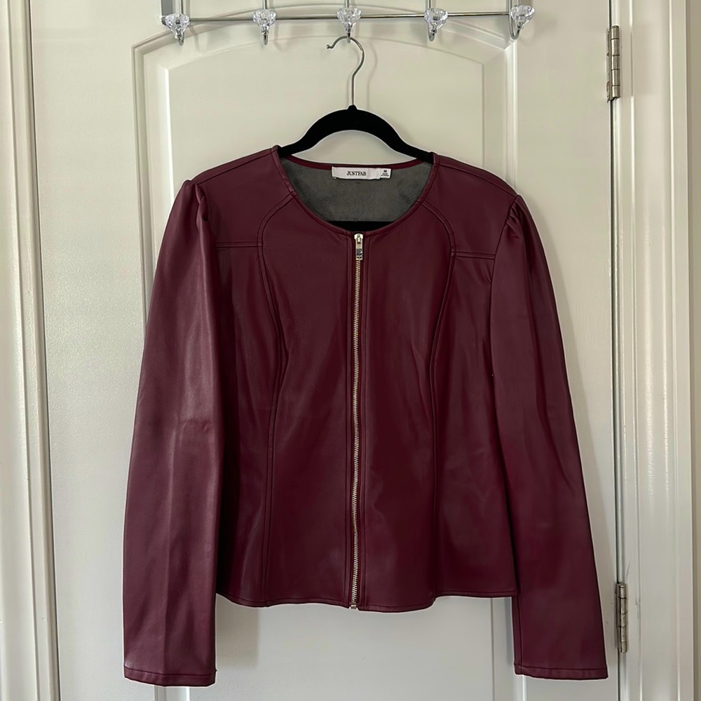 JustFab Womens Crewneck full zip lightweight Pleather Jacket in Burgundy, Size M
